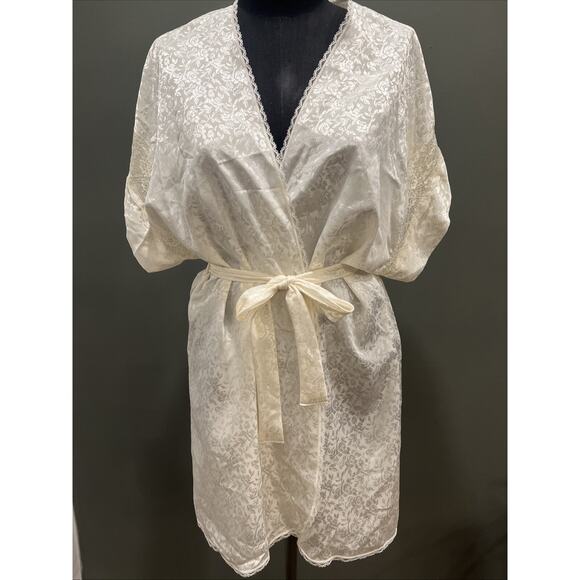 Lucie Ann II Ivory Robe Kimono Lace Trimmed Large Short Made In USA - Picture 1 of 9